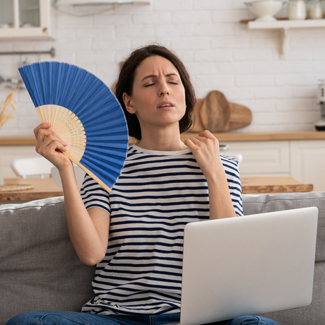 Hot Flashes & Night Sweats in Perimenopause: Causes, Science, and Natural Relief
